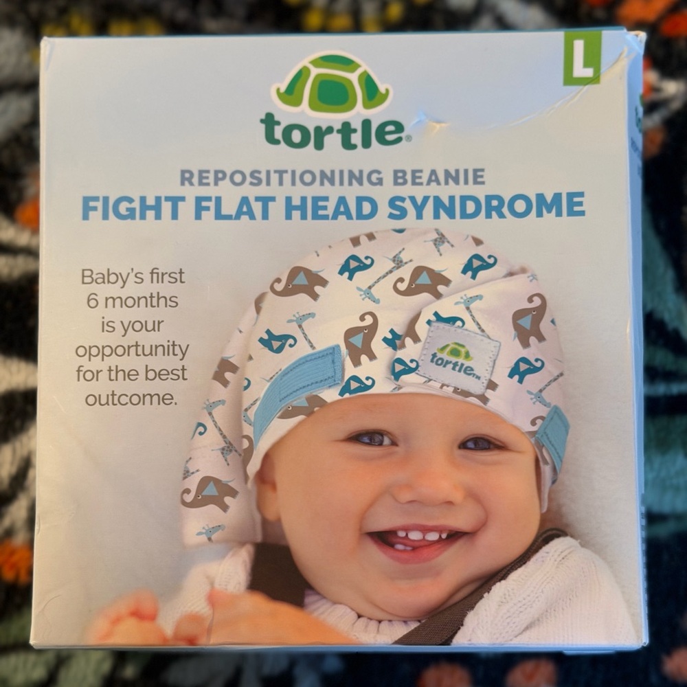 White and Blue Repositioning Beanie Tortle